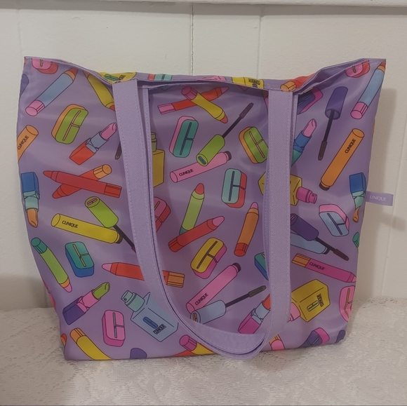 Clinique Bags - Picture 2 of 9